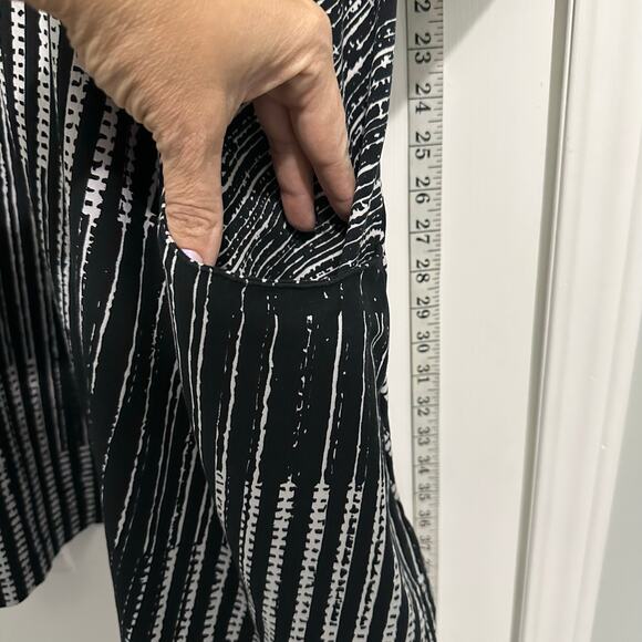 Flutter, Kiki, boutique, oversize printed tunic pockets, plus size 2X - Picture 5 of 10